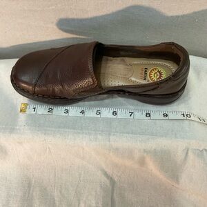 Earth Spirit Brown Leather Comfort Slip On Shoes Women’s 8 All day comfort A+